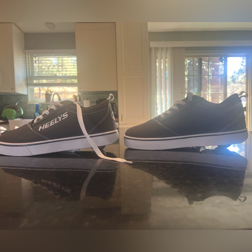 Men’s Heely’s Never Worn